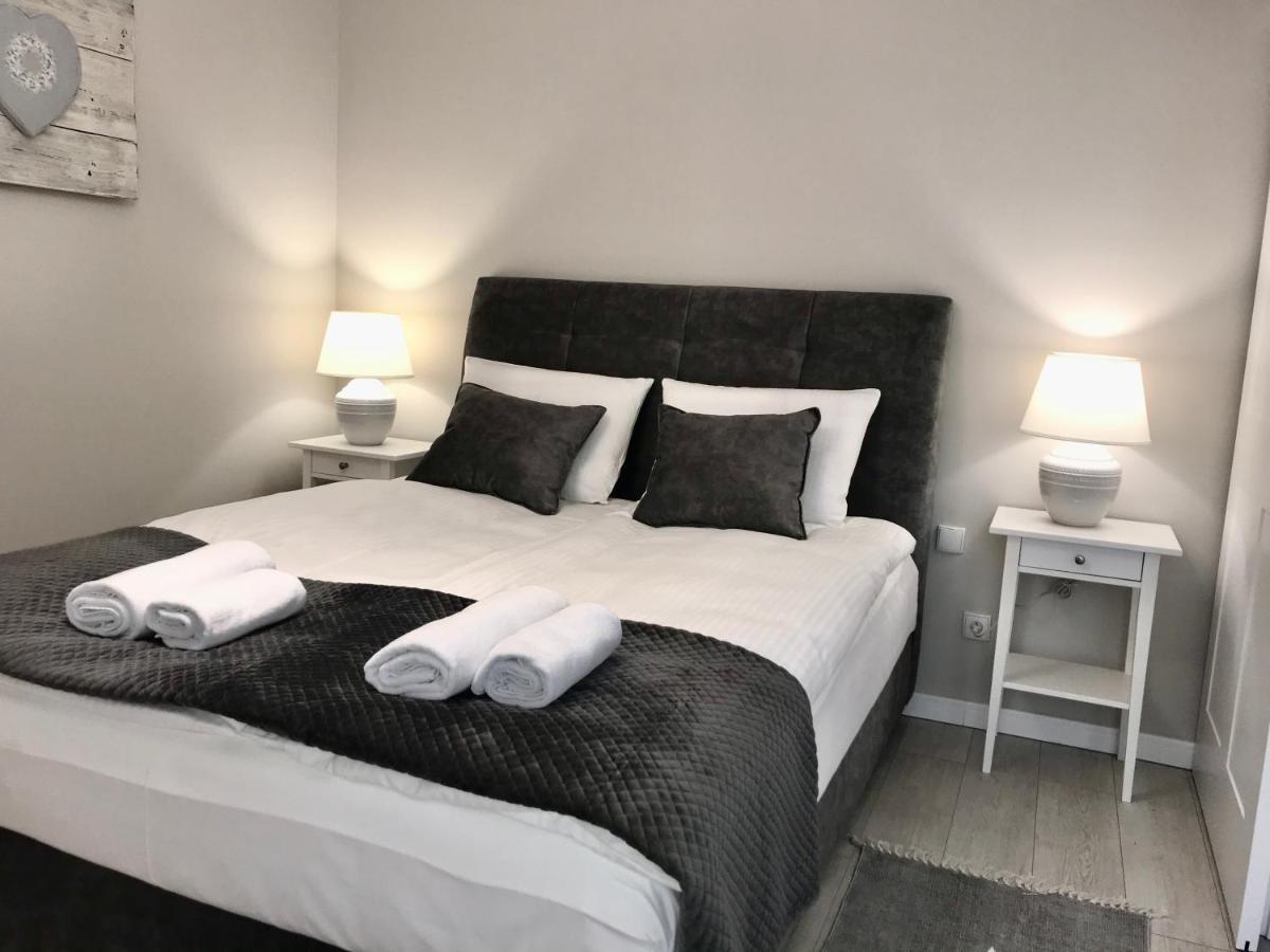 Apartamenty Porto Eli Рови Екстер'єр фото
