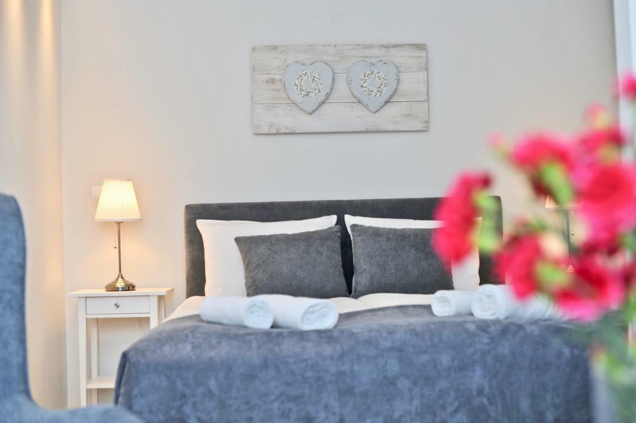Apartamenty Porto Eli Рови Екстер'єр фото