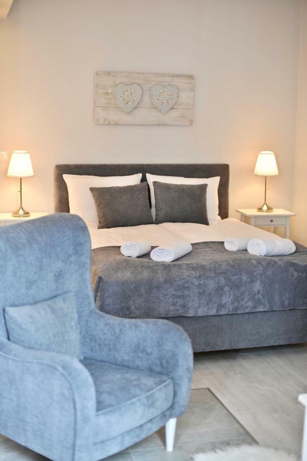 Apartamenty Porto Eli Рови Екстер'єр фото