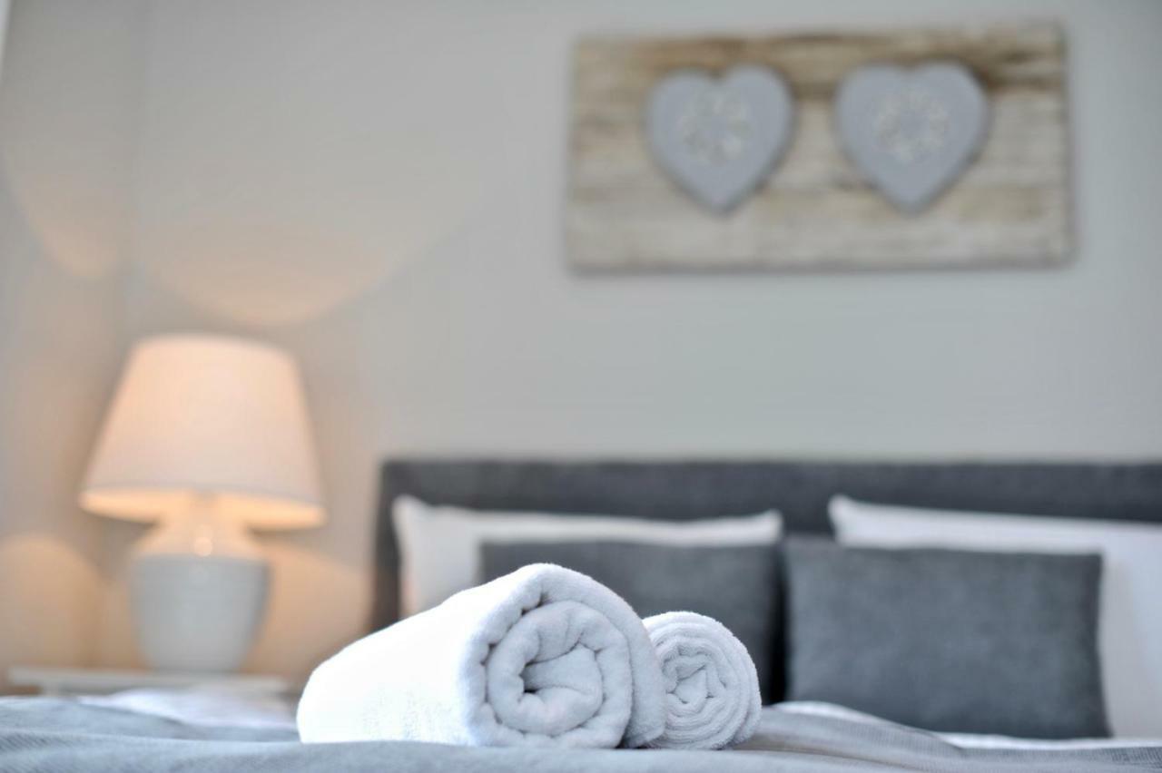 Apartamenty Porto Eli Рови Екстер'єр фото